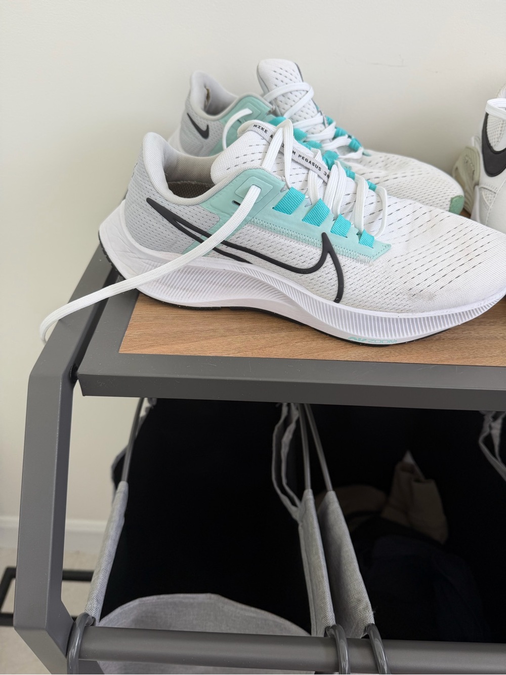Nike Women air zoom pagasus White & Teal Athletic Running Sneakers
